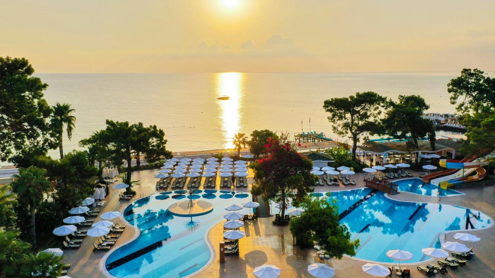 Crystal Aura Beach Resort&Spa Kemer Exterior foto